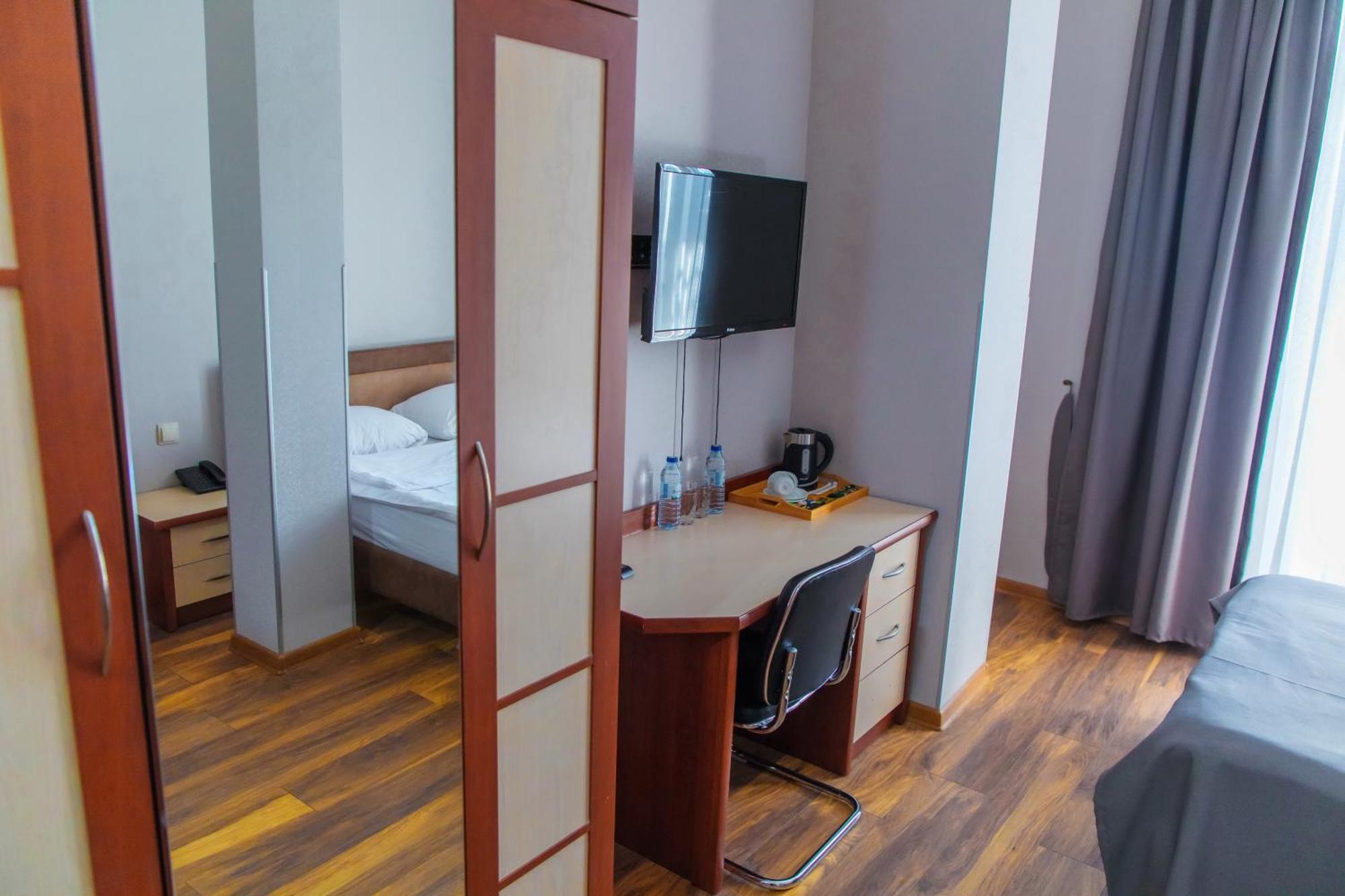 Irmeni Hotel Tbilisi ภายนอก รูปภาพ